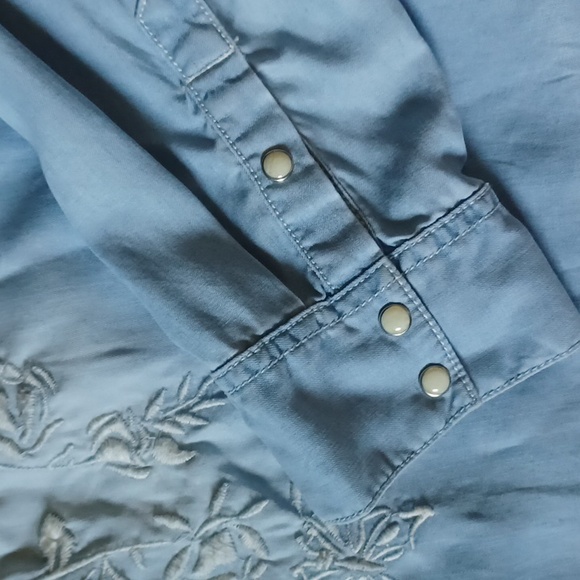 Grace In LA Snap Front Embroidered Shirt- XL - Picture 5 of 10